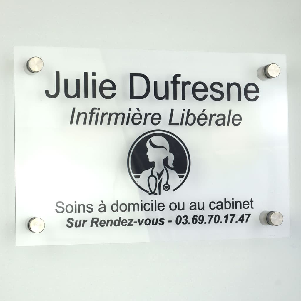 Plaque-Professionnelle-Plexiglass-Mur-Blanc